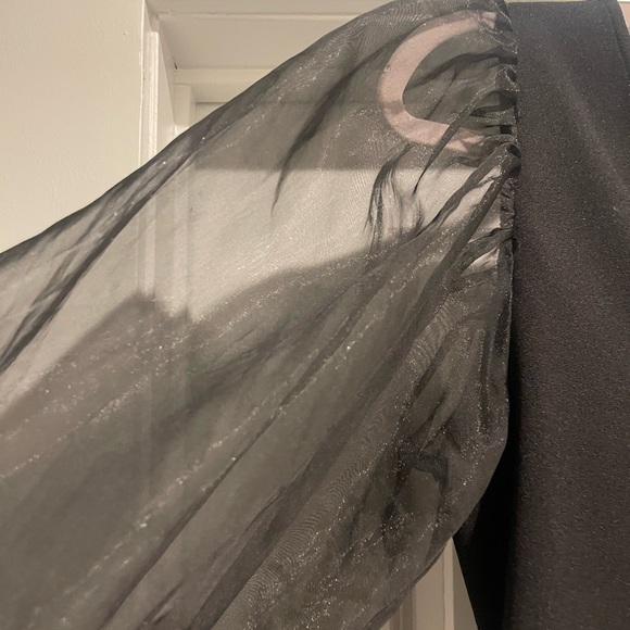 Zara Puff Sleeve Blouse - Picture 2 of 2